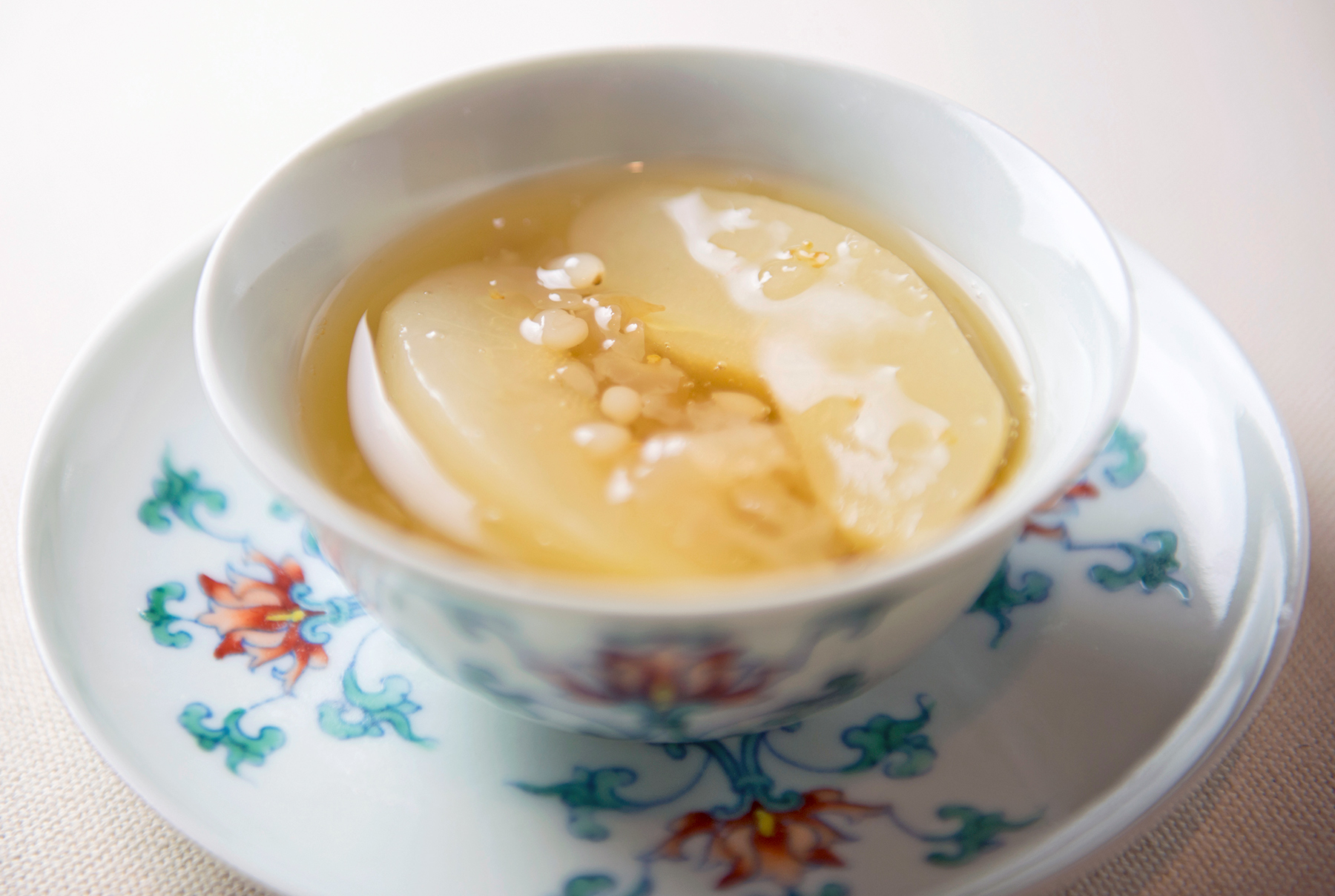 黄金色に輝くやさしいスープ 飄香名菜譜 東京の四川料理 飄香 ピャオシャン