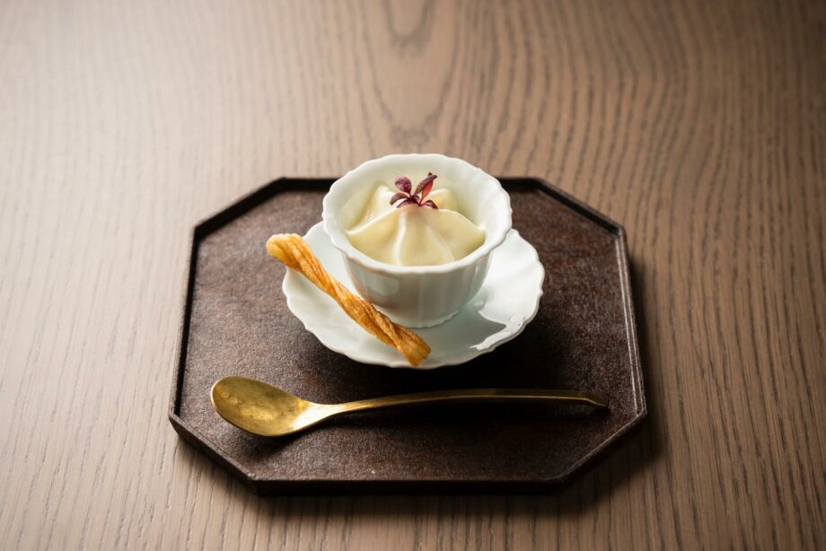 飄香のディナーコースを彩る美しいアミューズの一品「芙蓉」のイメージ